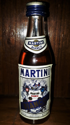 Botellita Miniatura Vermouth Martini Bianco Italia Cerrada
