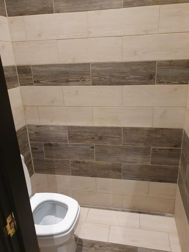 Imagen 15 de 26 de Sarandi Entre Juncal Y B Mitre, Gran Oficina De 300m2 Totalmente Reciclada!!