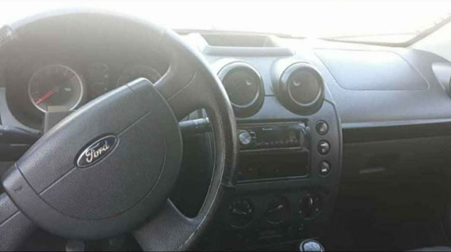 Imagem 5 de 8 de Ford