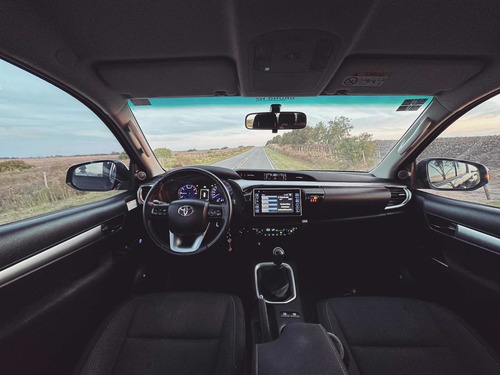 Imagen 6 de 20 de Toyota Hilux 2019 2.8 D/cab 4x4 Srv