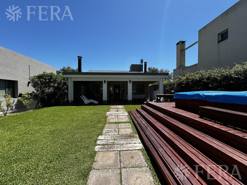 Venta Casa 4 Ambientes Con Fondo Libre Y Jacuzzi En Chascomús