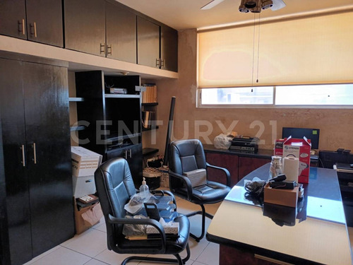 Oficina En Venta En Col. Mitras Centro En Monterrey