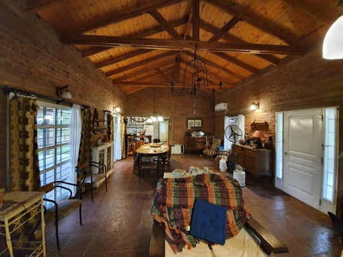 Imagen 4 de 19 de Casa Quinta, Dos Dormitorios Con Pileta En Barrio Abadia