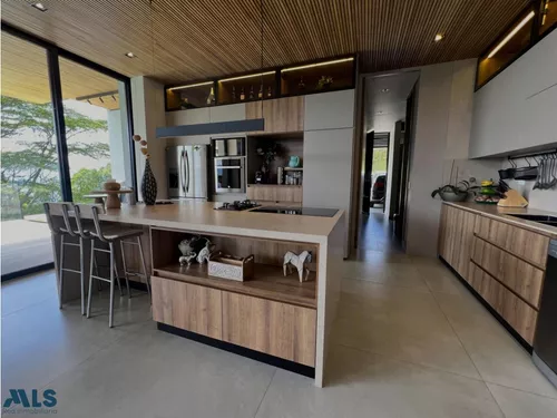 Una Casa Espectacular(mls#249327)