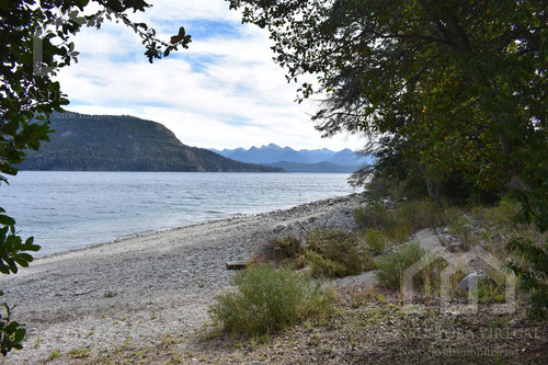 Importante Fracción Costa De Lago En Villa La Angostura Zona Brazo Huemul