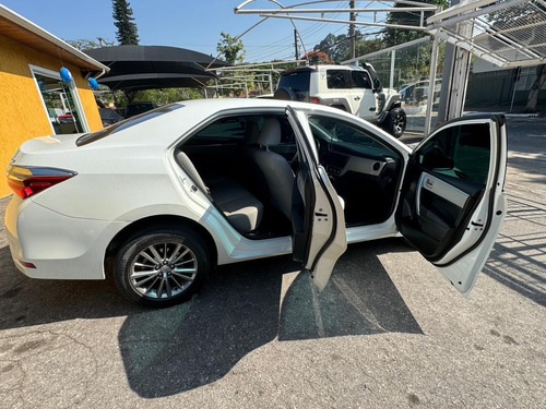 Toyota Corolla 1.8 16v Gli Upper Flex Multi-drive 4p