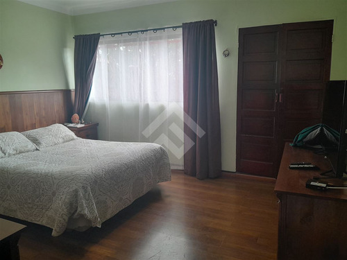 Casa En Venta De 4d Y 3b En Sector Valencia, Quilpué
