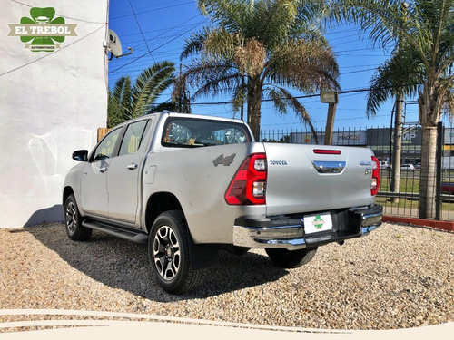 Imagen 4 de 12 de Toyota Hilux Srx 4x4 2.8 Tdi 6at 2022 0km