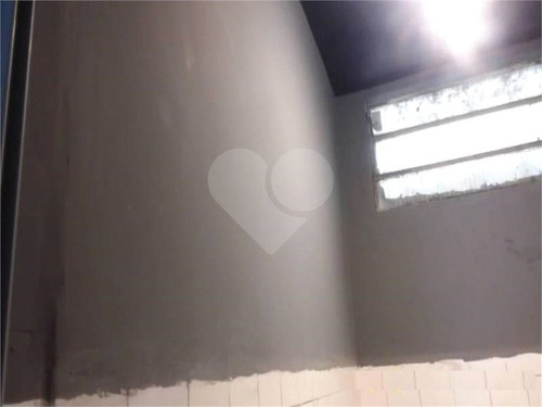 Salão Comercial Com 81 Metros Para Locação Na Barra Funda - Região Central. - 226-im543346