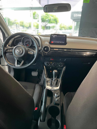 Imagen 12 de 15 de Mazda 2 Touring At Sedan