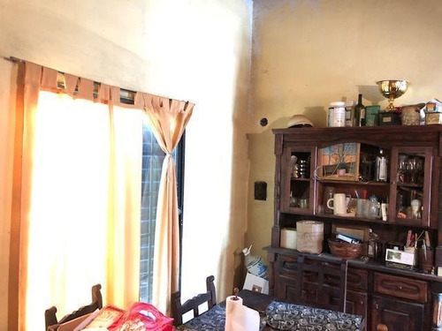 Imagen 4 de 9 de Casa De Tres Dormitorios · Lote Propio De 400 M² · En Esquina