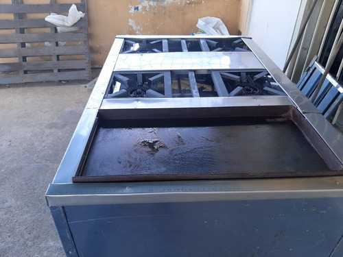 Cocina Industrial De 4 Hornilla Plancha Y Horno