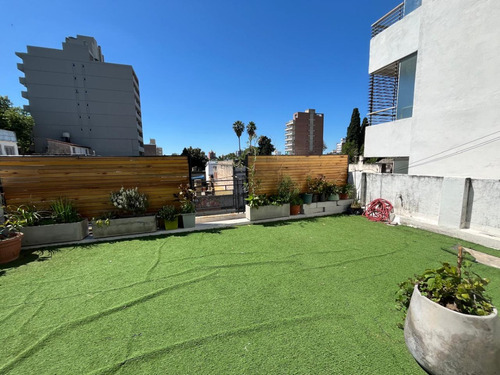 Venta/permuta - Casa 3 Dormitorios C/ Cochera Y Patio - Echesortu