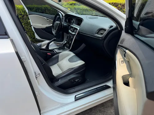 Volvo V40 2.0 Inspirion Awd T5 Cross Country At