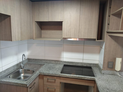En Arriendo Comodo Dpto. 2 Dormitorios Y Un Baño