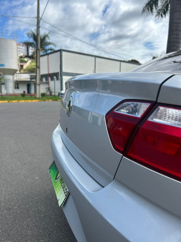 Volkswagen Voyage 1.6 MSI Flex 8V 4p