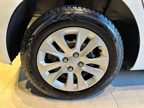 Chevrolet Onix 10tat Hb