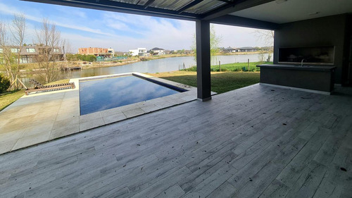 Imagen 6 de 18 de Hermosa Casa Con Salida A La Laguna - El Canton