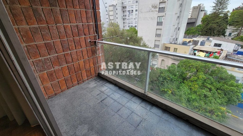 Imagen 6 de 17 de Apartamento En Venta De 3 Dormitorios En Pocitos (ref: Ast-2919)