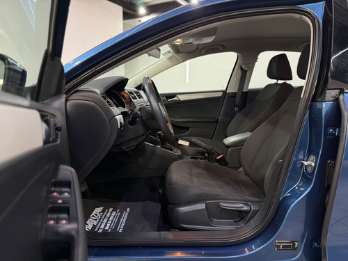 Volkswagen Jetta 2.5 Sportline At