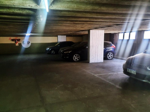 Imagen 5 de 7 de Reservada!!!! Cochera Cubierta Y Fija / Seguridad 24 Hs