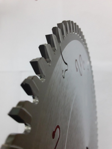 Imagen 3 de 9 de Disco Sierra Circular Melamina Negativa De 250mm 60 Dientes