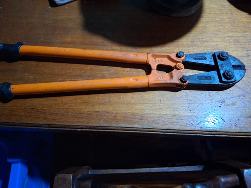 Cizalla Manual Para Cabilla De 24 Pulgadas (Usado)
