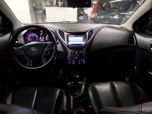 Imagem 6 de 12 de Hyundai Hb20 1.6 Flex Comfort Plus Completo Couro 2013 Preto