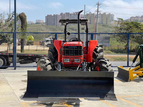 Tractor Kubota M9000 2007 90hp