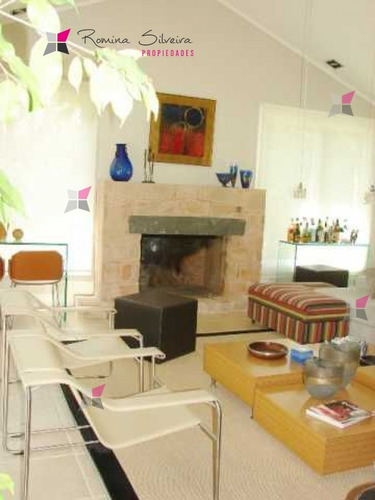 Casa En Golf, 5 Dormitorios *- Ref: 7618