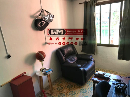 Venta Casa Trinidad Flores 5 Dormitorios Esquina Luminosa Con Patio Verde Cochera Y Barbacoa