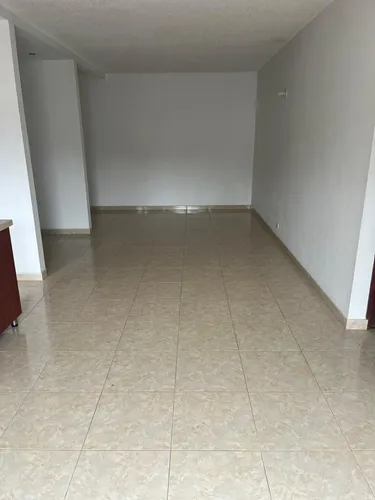 Apartamento Con Excelentes Espacios En Los Colores - Medellín, ¡oportunidad!