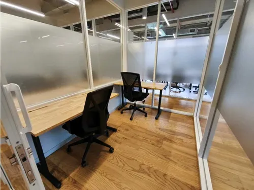Oficina Amoblada Arriendo De 1.306m2 En Medellín Poblado
