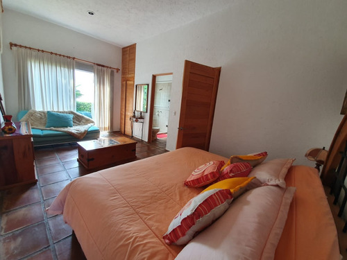 Venta Casa Las Lomas De Dimensiones Monumentales. Alberca Climatizada Y Jardín Plano Con Vistas Espectaculares Y Todos Los Servicios En Fracc Rancho San Diego Ixtapan De La Sal Edomex