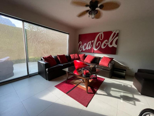 Casa En Venta En Los Cenizos