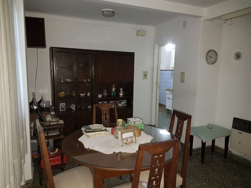 Imagen 4 de 7 de Linda Casa 4 Ambientes En Buena Zona