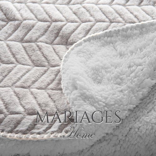 Frazada Mariages Home Salamanca Flannel edredón queen color bordó con diseño lisa de 240cm x 230cm