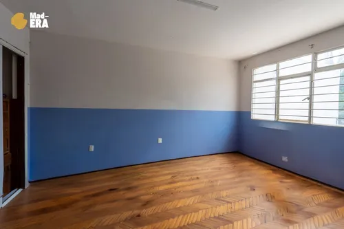 Casa De 4 Recamaras Con Uso De Suelo Comercial Y Jardín Junto Al Centro Médico La Raza