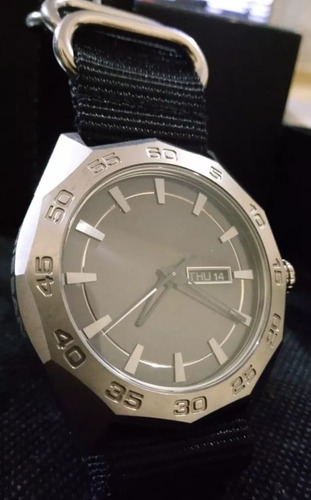 Reloj Citizen Ecodrive Titanium Nissan Meses Sin Intereses Negro Titanium Gris Oscuro (Usado)