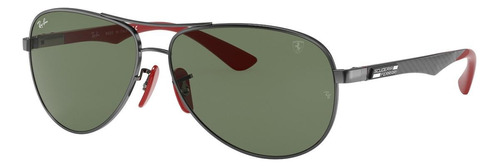 Óculos de sol Ray-Ban Carbon Fibre Scuderia Ferrari Collection Standard armação de fibra de carbono cor polished gunmetal, lente green de policarbonato clássica, haste gunmetal/black/red de fibra de carbono - RB8313M