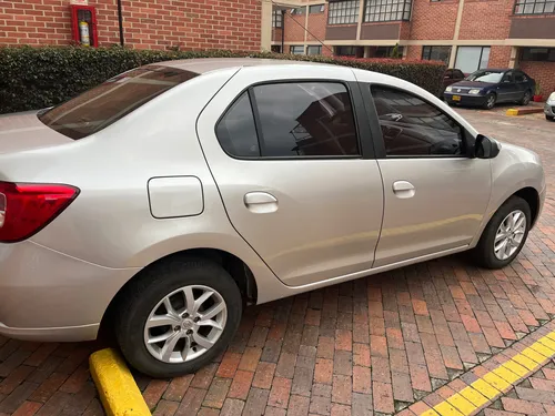 Renault Logan 1.6 Privilege / Intens