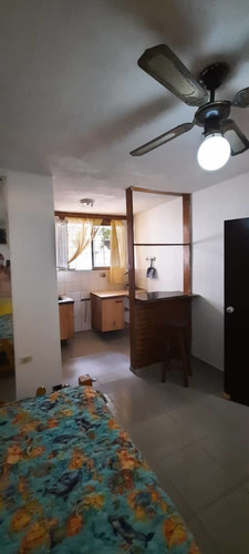 Imagen 3 de 10 de Vendo Casa 212m2 5h/3b/5p La California Sur 3820