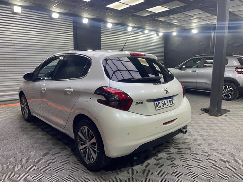 Peugeot 208 1.6 Feline Tiptronic