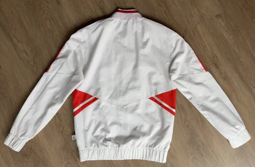 Campera adidas River Plate Anthem 2024 - Impecable (Usado)