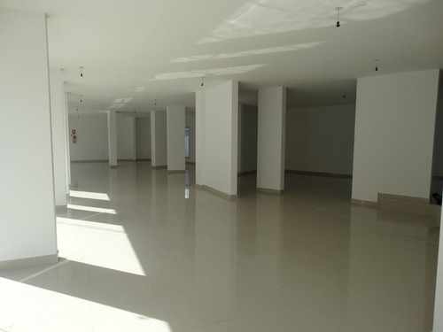 Local Comercial, Proximo A Avda. Italia!!!