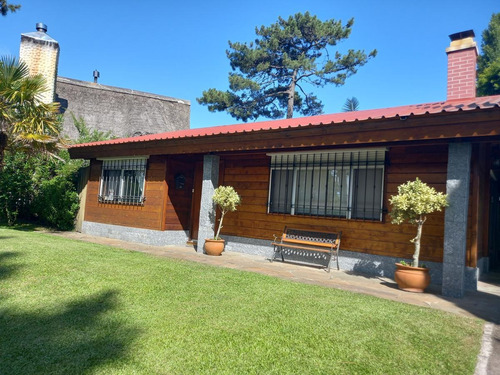 Imagen 2 de 22 de Casa - Pinares. 2 Dormitorios Con Apartamento Independiente