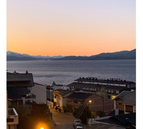 Imagen 24 de 27 de Departamento En El Centro De Bariloche Con Vista Al Lago, En Barrio Residencial Belgrano A Solo 4 Cuadras Del Centro Cívico, Apto Hasta 6 Personas