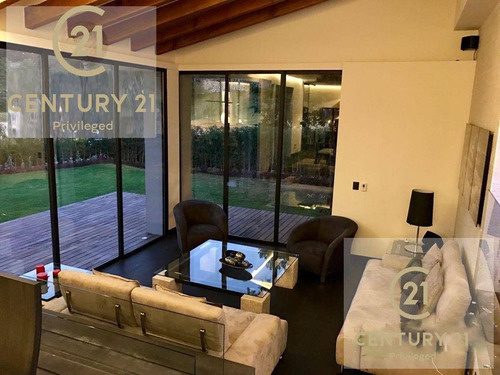 Imagen 8 de 14 de En Venta Moderna Casa En El Club De Golf Los Encinos, Estado De México.