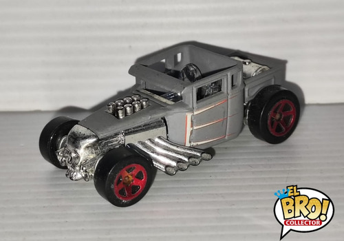 Hot Wheels Bone Shaker Gris Con Rines Rojos