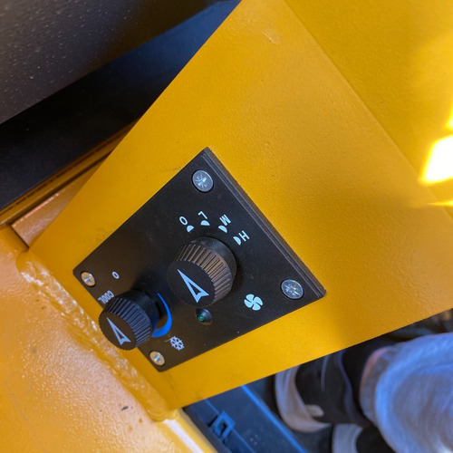 Imagen 13 de 17 de Minicargadora Con Zanjadora 50hp Sinomach 255f Cabinada Aa